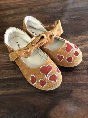 Felix & Flora Hand Painted Suede Shoes Size 9 Mary Jane Ballet Flat Brown Hearts